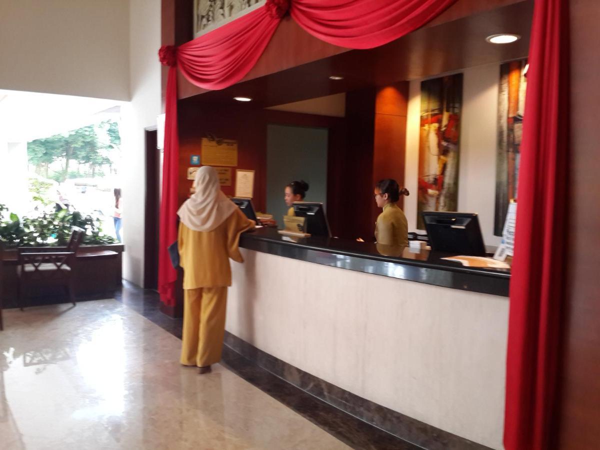 Pulai Spring Resort Kampung Kangkar Pulai エクステリア 写真